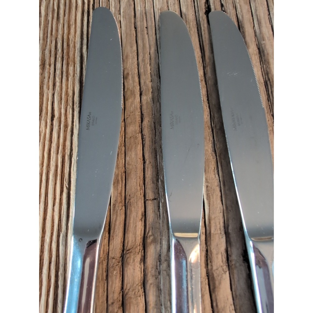 Mikasa Bravo Stainless Glossy 4 Dinner Knives 4 Pieces - Picture 3 of 16